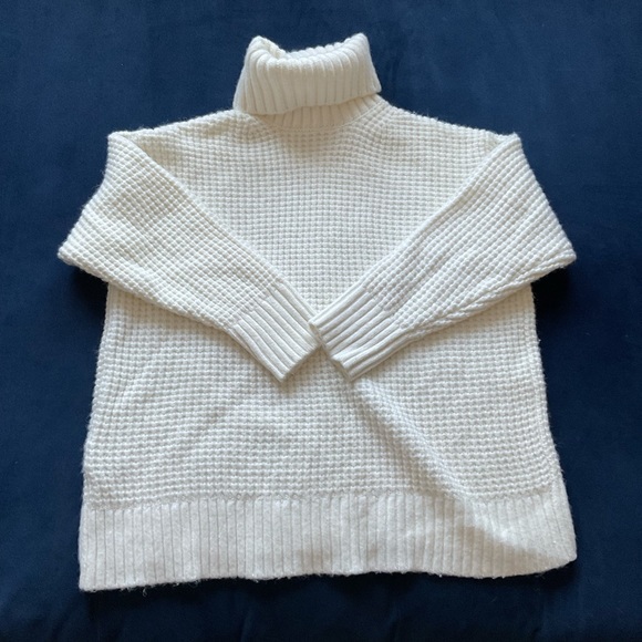 Lou & Grey Chunky Knit Turtleneck Sweater - Picture 2 of 6